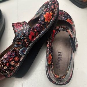 Algeria Paloma Midnight Garden Patent leather Mary Jane. Size 38